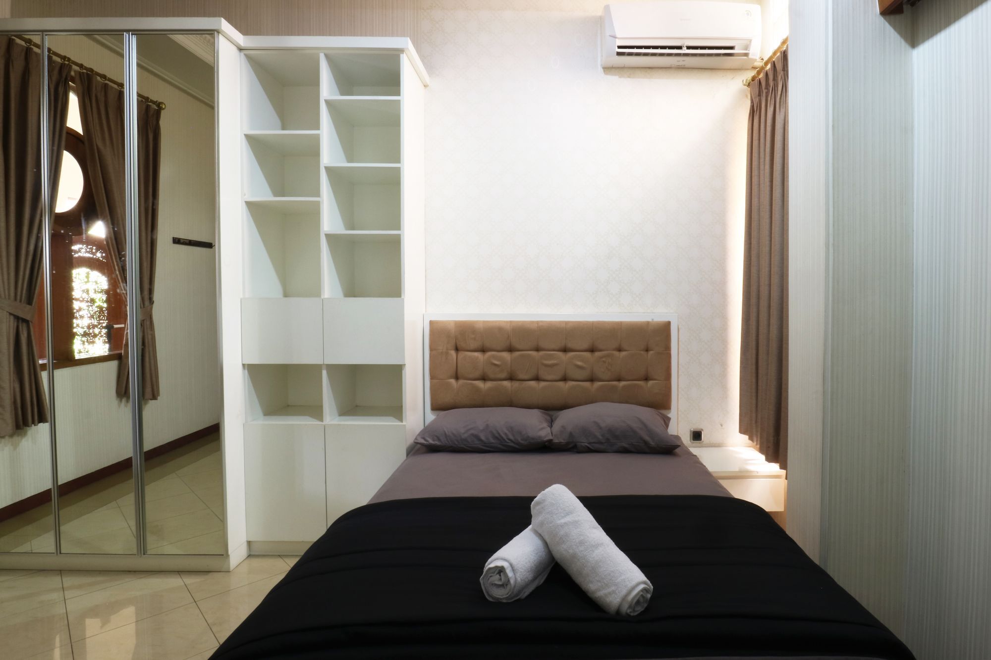 Maharani Guesthouse Tebet Syariah Jakarta Exterior photo